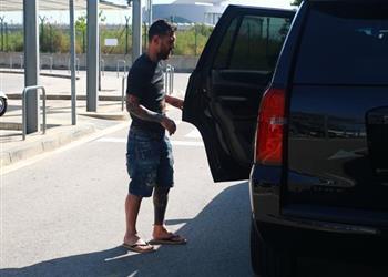 ميسي يقطع عطلته ويعود لبرشلونة