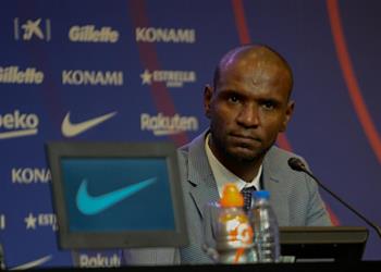 أبيدال يوضح موقف برشلونة من بيع ياري مينا بعد ضم لينجليت