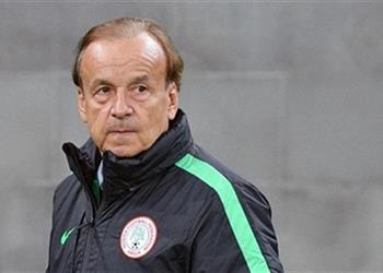 بطولات يكشف حقيقة تفاوض اتحاد الكرة مع روهر ترحيب وانتظار