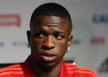 ماركا تكشف موعد تقديم فينيسيوس لاعب ا لريال مدريد