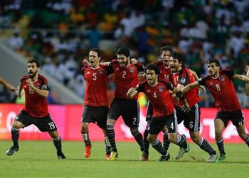 تقرير إنجليزي واتفورد وبيرنلي يرغبان في ضم نجم منتخب مصر