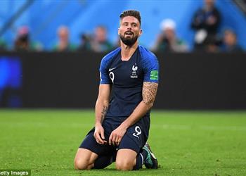 جيرو مدافع ا عن نفسه الحظ لا يقف معي