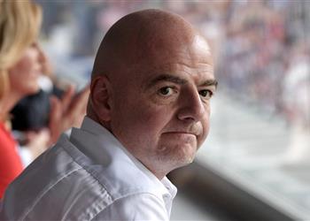 رئيس الفيفا يشيد بتقنية الفيديو ويوجه رسالة للمنتخب الاسباني