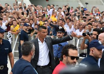 فيديو استقبال حافل لرونالدو من جماهير يوفنتوس