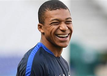 مانشستر يونايتد يجهز عرض ا قياسي ا لضم مبابي