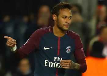 والد نيمار يبلغ باريس سان جيرمان بقرار اللاعب عن مستقبله