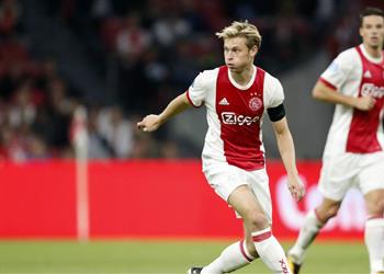 المدير الرياضي لأياكس انتقال دي يونج لبرشلونة لا نريد أموالهم السخيفة