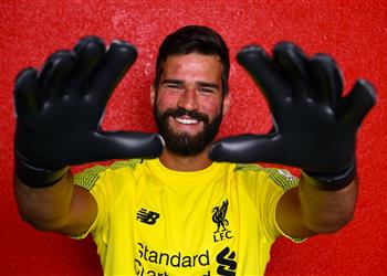 أليسون انتقالي إلى ليفربول حلم وأصبح حقيقة ويكشف عن رسائل محمد صلاح السرية