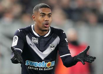 مالكوم يوافق على الانتقال إلى روما