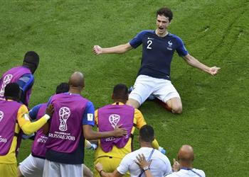 بايرن ميونخ يتفوق على كبار أوروبا في صفقة مدافع فرنسا