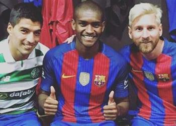 ليون يرفض عرض من برشلونة لضم مدافعه