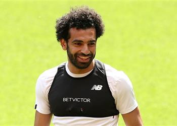 محمد صلاح يدافع عن حارس ليفربول ضد الانتقادات