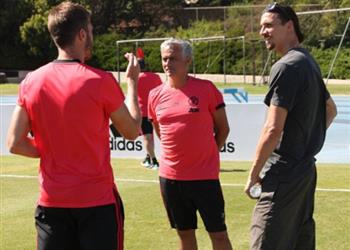 إبراهيموفيتش مانشستر يونايتد لا يضم لاعب بكفاءتي