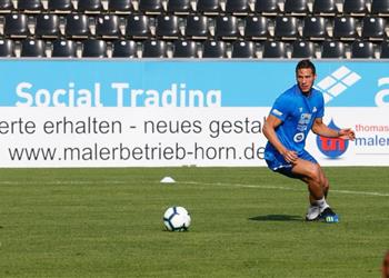 رمضان صبحي أساسي ا مع هدرسفيلد تاون ضد ليون وديا