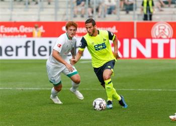 رمضان صبحي يشارك في انتصار هدرسفيلد على ليون بثلاثية