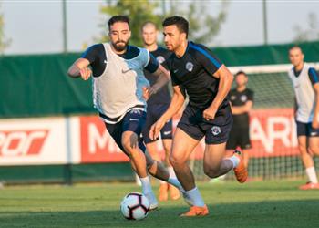 تريزيجيه يشارك في الانتصار على أوتريخت وديا