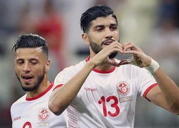 صورة فرجاني ساسي في طريقه للقاهرة تمهيد ا للانتقال إلى الزمالك