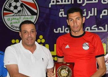 بعد مشاركته بمونديال روسيا لجنة الحكام تحتفل بجهاد جريشة