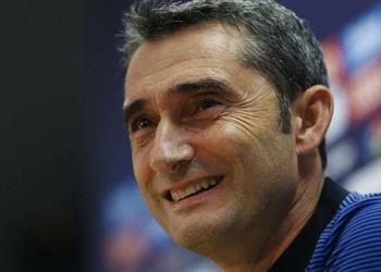 برشلونة يستهدف صفقة مستحيلة لخلافة إنييستا