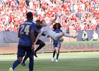 فيديو بمشاركة محمد صلاح ليفربول يسقط مانشستر يونايتد في كأس الأبطال الودية