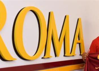 نجل أسطورة برشلونة يوضح أسباب انتقاله لروما