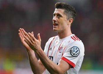 ليفاندوفسكي يحلم بخلافة رونالدو