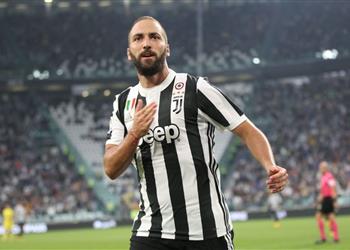 تقارير هيجواين يوافق على الرحيل من يوفنتوس