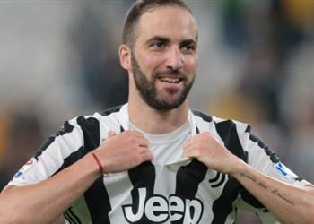 هيجوايين يبطئ مفاوضاته مع ميلان