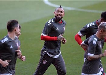 سبورت تكشف تفاصيل عقد فيدال مع برشلونة