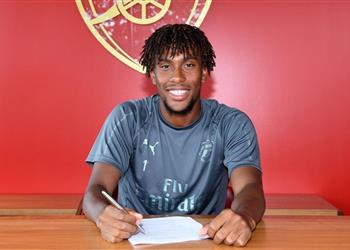 رسمي ا أيوبي يجدد عقده مع آرسنال