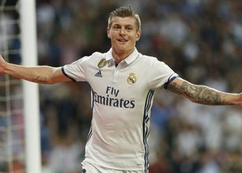 كروس لاعب العام في ألمانيا