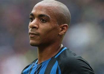 لاعب إنتر ميلان يحلم بالدوري الإنجليزي