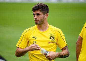 بوروسيا دورتموند يغلق باب رحيل لاعبه