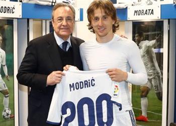 مودريتش يعقد جلسة جديدة مع بيريز