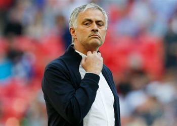 مورينيو يخطط لخطف نجم برشلونة