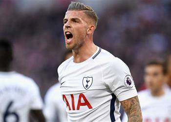 مانشستر يونايتد يقدم عرض ا أخير ا لضم مدافع توتنهام