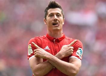 لوكا توني يكشف موقف ليفاندوفسكي من الرحيل