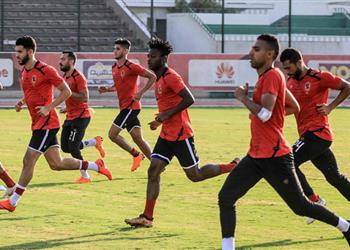 مران الأهلي مروان محسن يسجل هدف ا عالمي ا وانتظام ثلاثي الفريق قبل مواجهة النجمة اللبناني