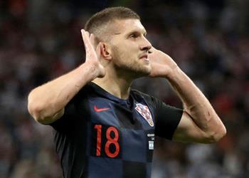 آينتراخت فرانكفورت يجدد عقد هدف مانشستر يونايتد وبايرن ميونيخ