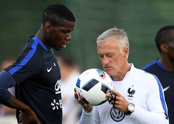 مدرب فرنسا ينصح بوجبا بشأن مستقبله