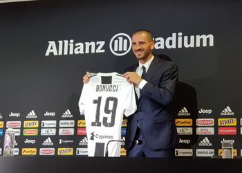 بونوتشي يبرر احتفاله بهدفه في شباك يوفنتوس