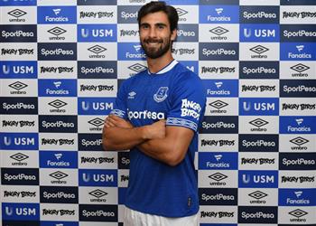 مدرب إيفرتون يوضح حقيقة وجود بند الشراء في عقد جوميز