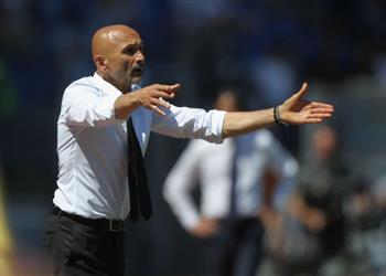 مؤتمر سباليتي توتي إمبراطور يستحق أن يكون نائبا للرئيس في روما