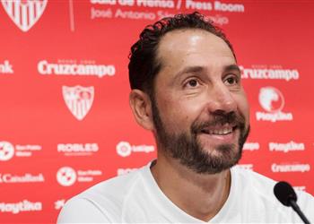 مدرب إشبيلية يختار المفضل للفوز بالسوبر الإسباني أمام برشلونة