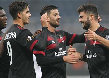 رسميا مهاجم ميلان ينتقل إلى إشبيلية