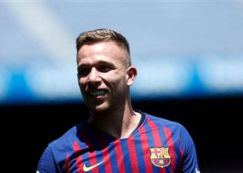 تعرف على أرقام لاعبي برشلونة الجديدة