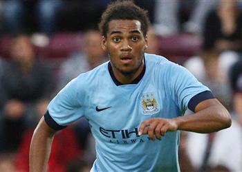 مدافع مانشستر سيتي مطلوب في الدوري الإيطالي