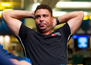 الظاهرة رونالدو يكشف سبب احتجازه بالعناية المركزة