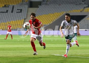 الأهلي بالأحمر والنجمة اللبناني بالأبيض في مباراة البطولة العربية