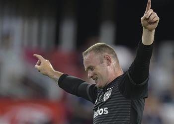 فيديو روني ينقذ فريقه الأمريكي من الهزيمة ويمنحه هدف الفوز في الدقائق الأخيرة